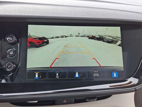 Used 2023 Buick Envision Avenir image 19
