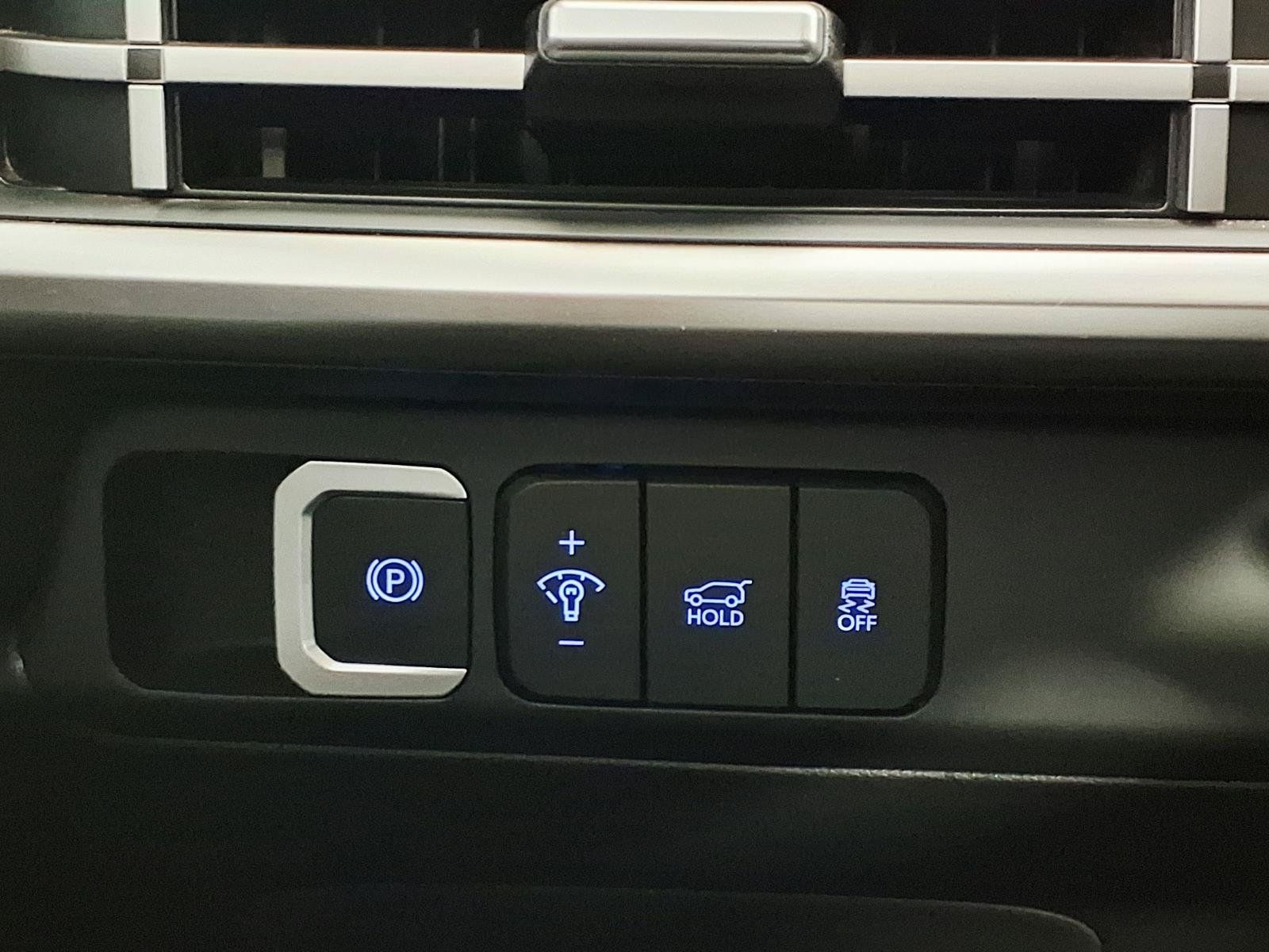 Certified 2024 Hyundai Santa Fe SEL FWD image 22
