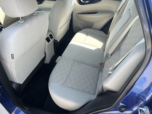 Used 2018 Nissan Rogue Sport SV FWD image 5