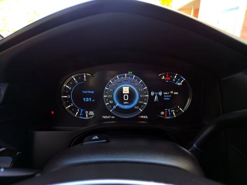 Used 2018 Cadillac Escalade ESV Platinum image 19