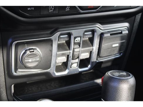 Used 2021 Jeep Wrangler Unlimited Sahara image 24