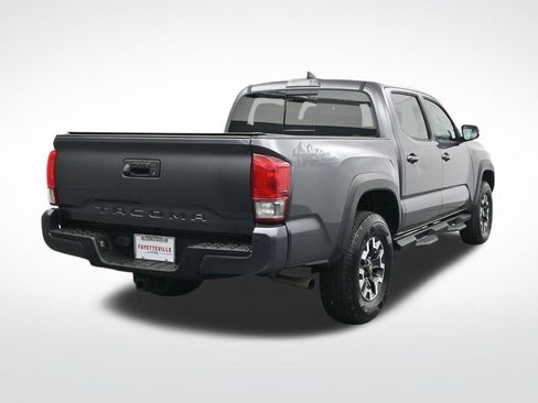 Used 2017 Toyota Tacoma TRD Off-Road image 6
