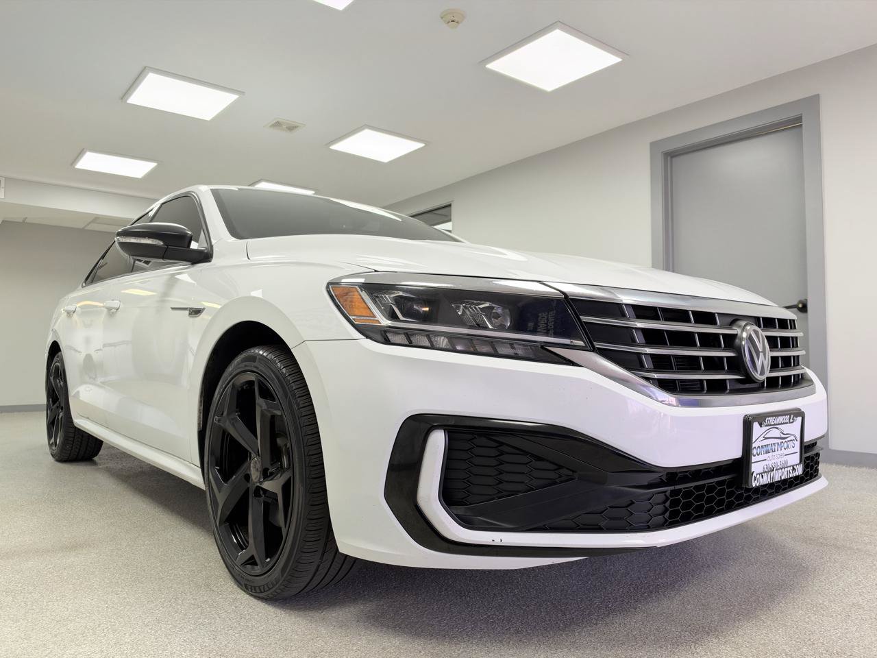 Used 2021 Volkswagen Passat 2.0T R-Line FWD image 4