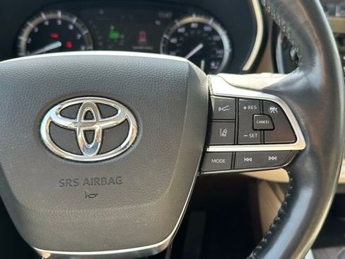 Used 2021 Toyota Highlander Platinum image 21