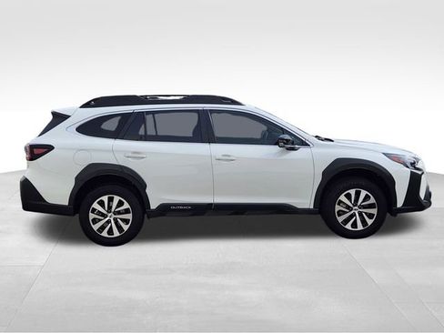 Used 2023 Subaru Outback Premium image 10