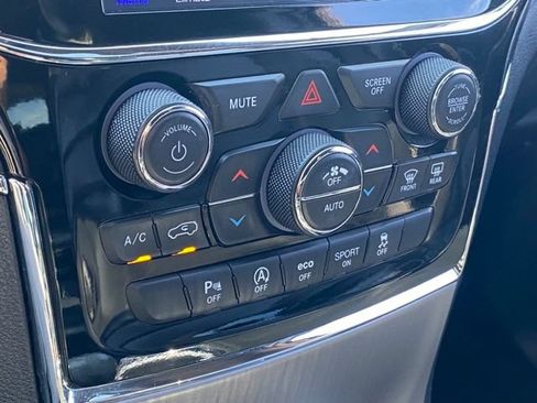 Used 2020 Jeep Grand Cherokee Limited AWD/4WD image 16