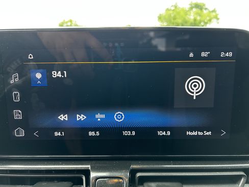Used 2025 Chevrolet TrailBlazer LT AWD/4WD image 14