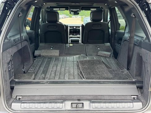 Used 2025 Land Rover Discovery S AWD/4WD image 5