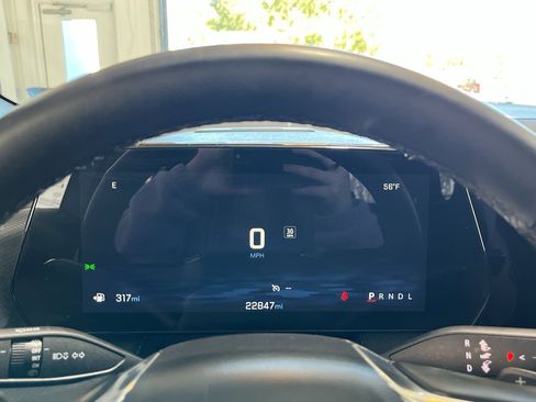 Used 2025 Chevrolet Equinox LT image 16