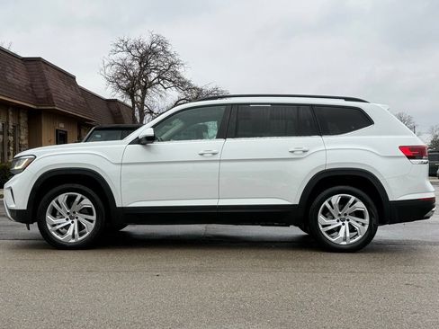 Used 2021 Volkswagen Atlas SE w/ Panoramic Sunroof Package FWD image 2