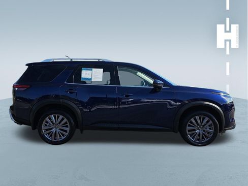 Used 2023 Nissan Pathfinder SL w/ SL Premium Package AWD/4WD image 3