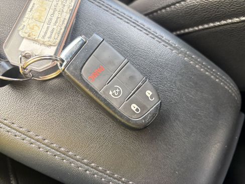 Used 2025 Jeep Compass Limited AWD/4WD image 21
