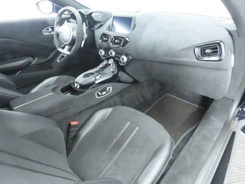 Used 2020 Aston Martin V8 Vantage Coupe image 19