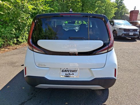 Certified 2023 Kia Soul LX w/ LX Technology Package image 6