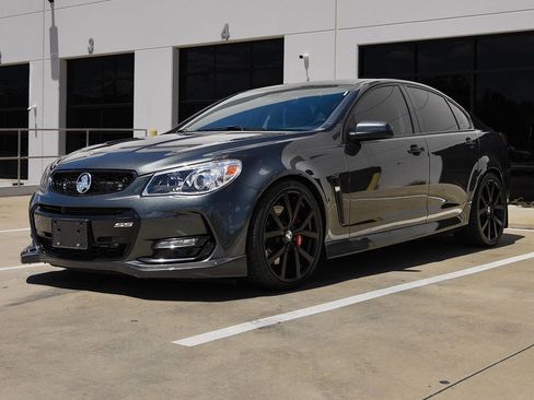 Used 2017 Chevrolet SS RWD image 6