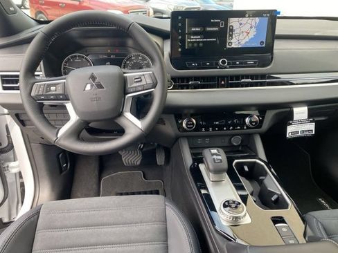 New 2026 Mitsubishi Outlander LE FWD image 8
