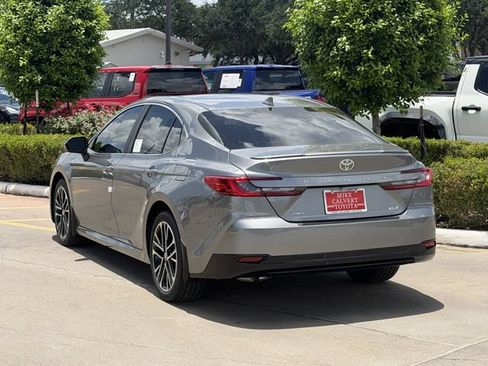 Used 2026 Toyota Camry XLE FWD image 5