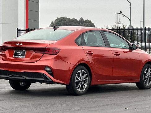 Used 2023 Kia Forte LXS w/ LXS Technology Package image 4