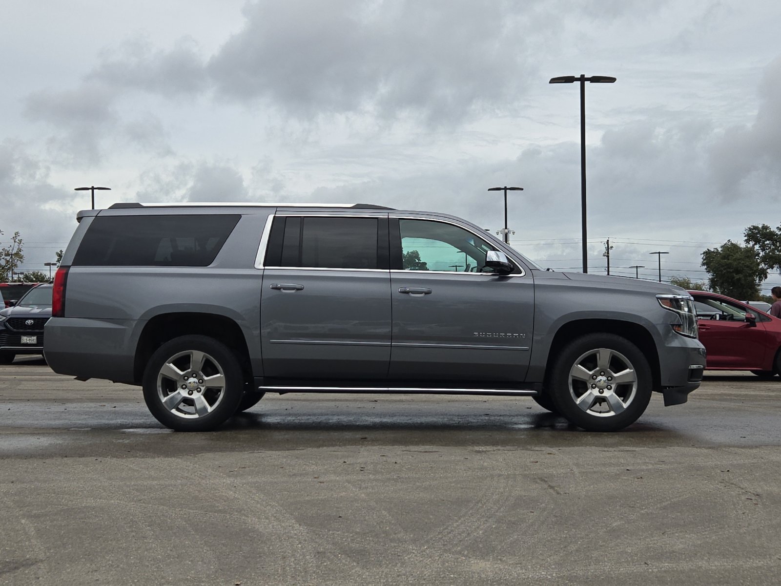 Used 2020 Chevrolet Suburban Premier RWD image 6