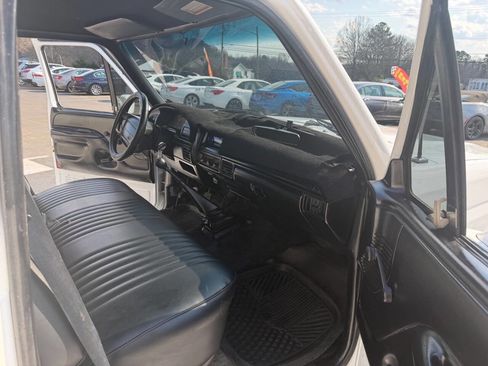 Used 1994 Ford F150 2WD Regular Cab image 12