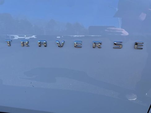 Used 2023 Chevrolet Traverse LT image 10