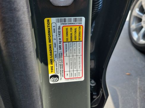 Certified 2022 Ford Explorer XLT w/ Equipment Group 202A image 30