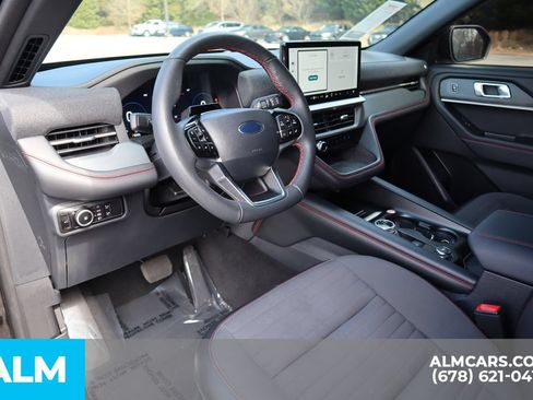 Used 2025 Ford Explorer ST-Line AWD/4WD image 9