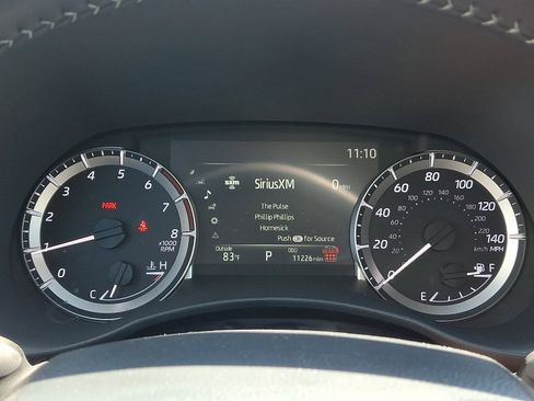 Used 2025 Toyota Highlander LE AWD/4WD image 19