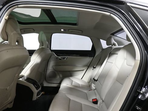 Used 2018 Volvo S90 T5 Momentum w/ Convenience Package image 7