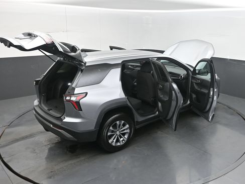 Used 2025 Chevrolet Equinox LT FWD image 50