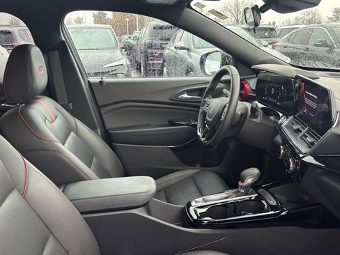 Certified 2025 Chevrolet Trax RS w/ Sunroof Package image 15