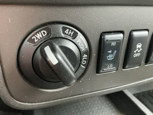 Used 2019 Nissan Frontier PRO-4X AWD/4WD image 22