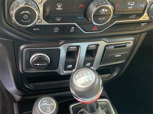 Certified 2019 Jeep Wrangler Sport image 33