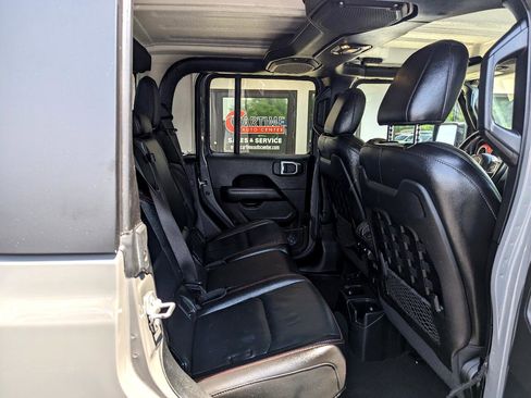 Used 2021 Jeep Gladiator Rubicon image 15