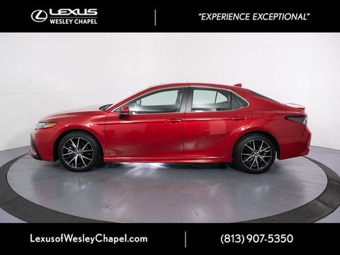 Used 2023 Toyota Camry SE w/ Cold Weather Package FWD image 10
