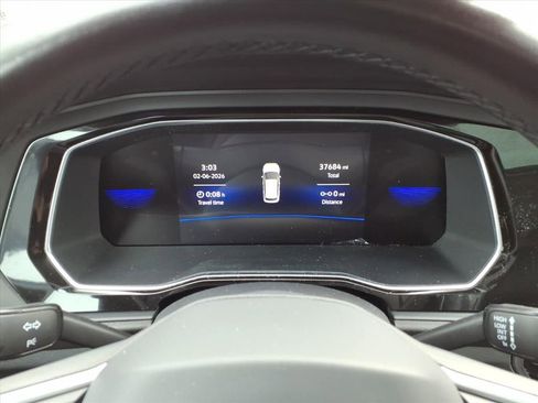 Used 2023 Volkswagen Jetta SE w/ Panoramic Sunroof Package image 19