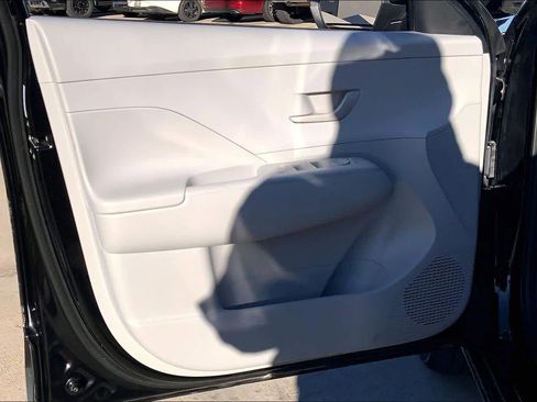 Certified 2025 Hyundai Kona SEL image 21