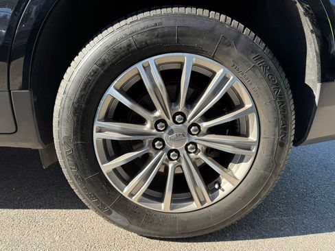 Used 2017 Cadillac XT5 Luxury image 9