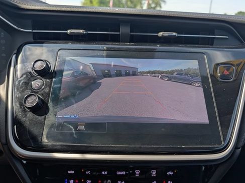 Used 2022 Chevrolet Bolt EUV LT w/ Convenience Package FWD image 27