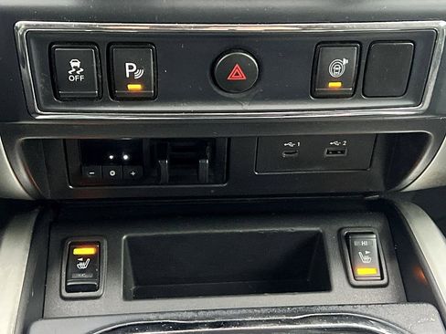 Certified 2021 Nissan Titan SV w/ SV Convenience Package image 17