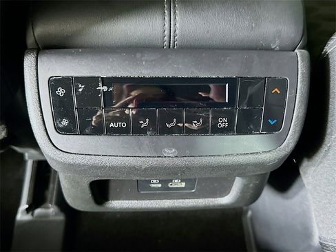 Used 2023 Nissan Pathfinder SV image 30