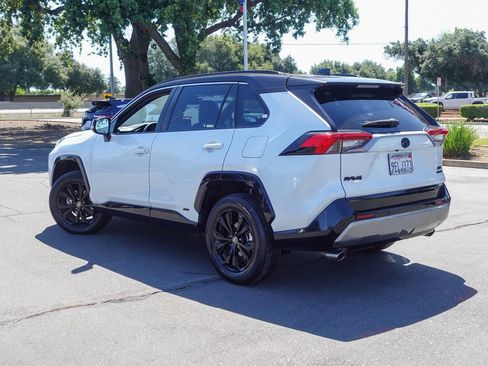 Used 2023 Toyota RAV4 XSE AWD/4WD image 9