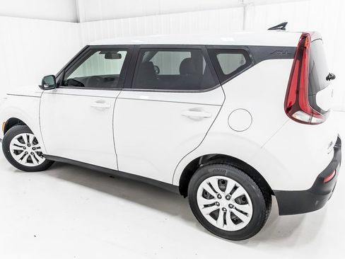 Used 2022 Kia Soul LX FWD image 4