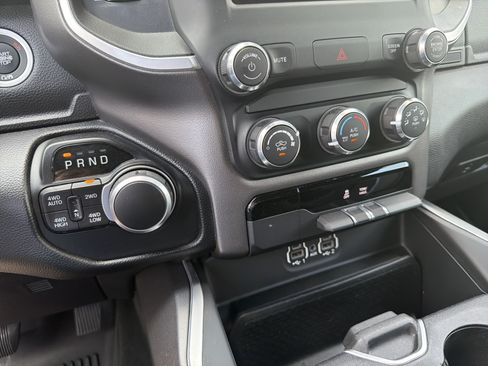 Used 2020 RAM 1500 Big Horn AWD/4WD image 18