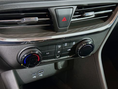 Used 2025 Buick Encore GX Preferred image 23