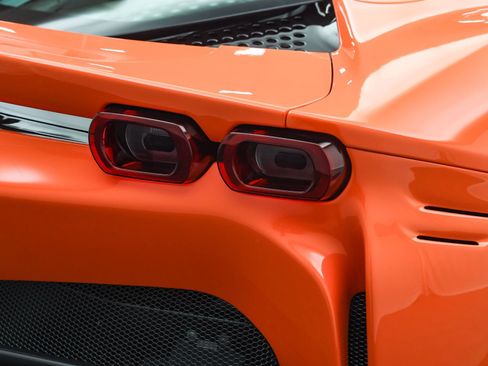 Used 2025 Ferrari SF90 Spider image 24