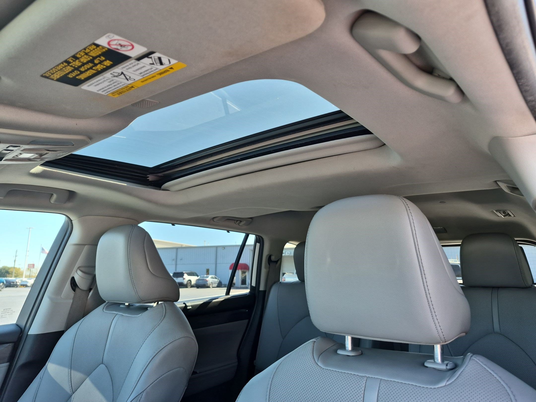 Used 2021 Toyota Highlander Limited FWD image 29