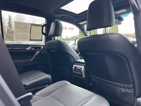 Used 2022 Lexus GX 460 Luxury w/ Sport Design Package image 14