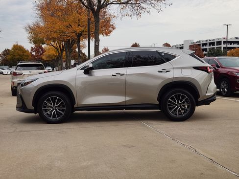 Used 2023 Lexus NX 250 FWD w/ Premium Package image 3