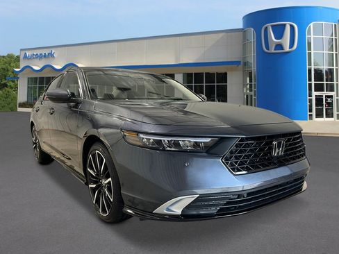 New 2026 Honda Accord Touring image 9